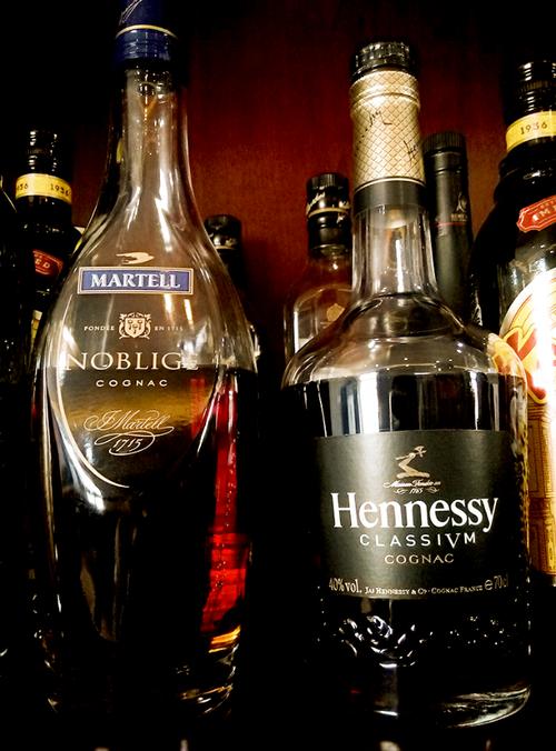 能配合常見的飲料在家調制什么雞尾酒,或者再買一些什么酒配合?